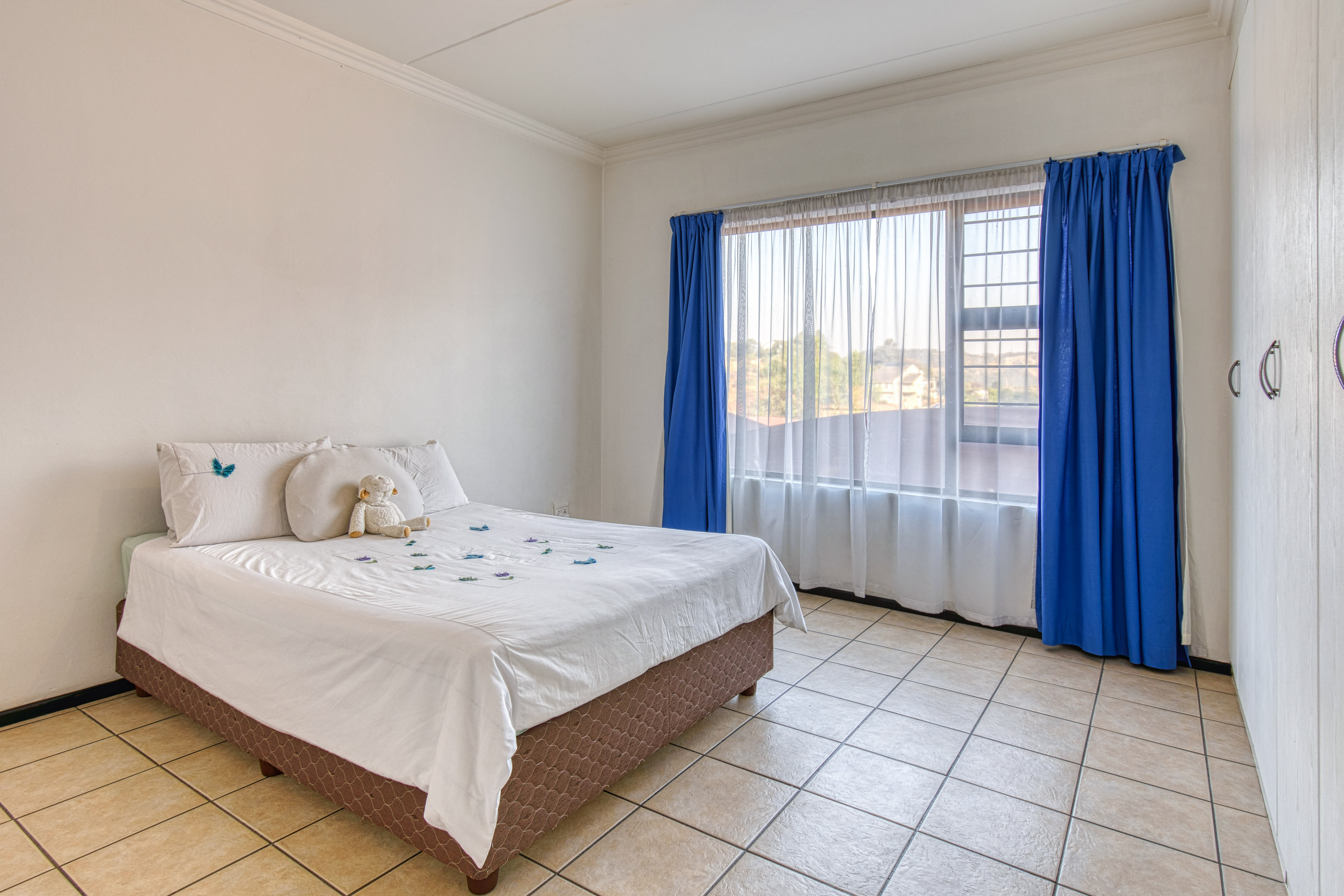 Property Ref No: 25945e.JPG