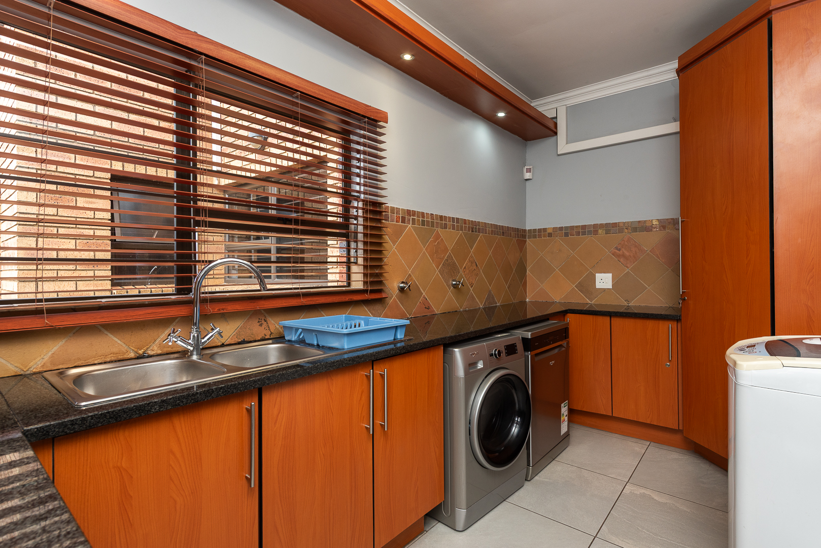 Property Ref No: 25943f.jpg