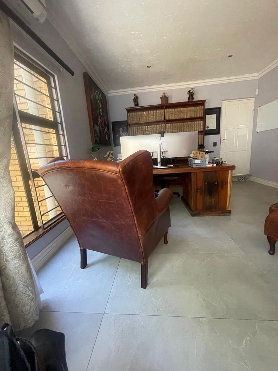 Property Ref No: 24961e.jpg