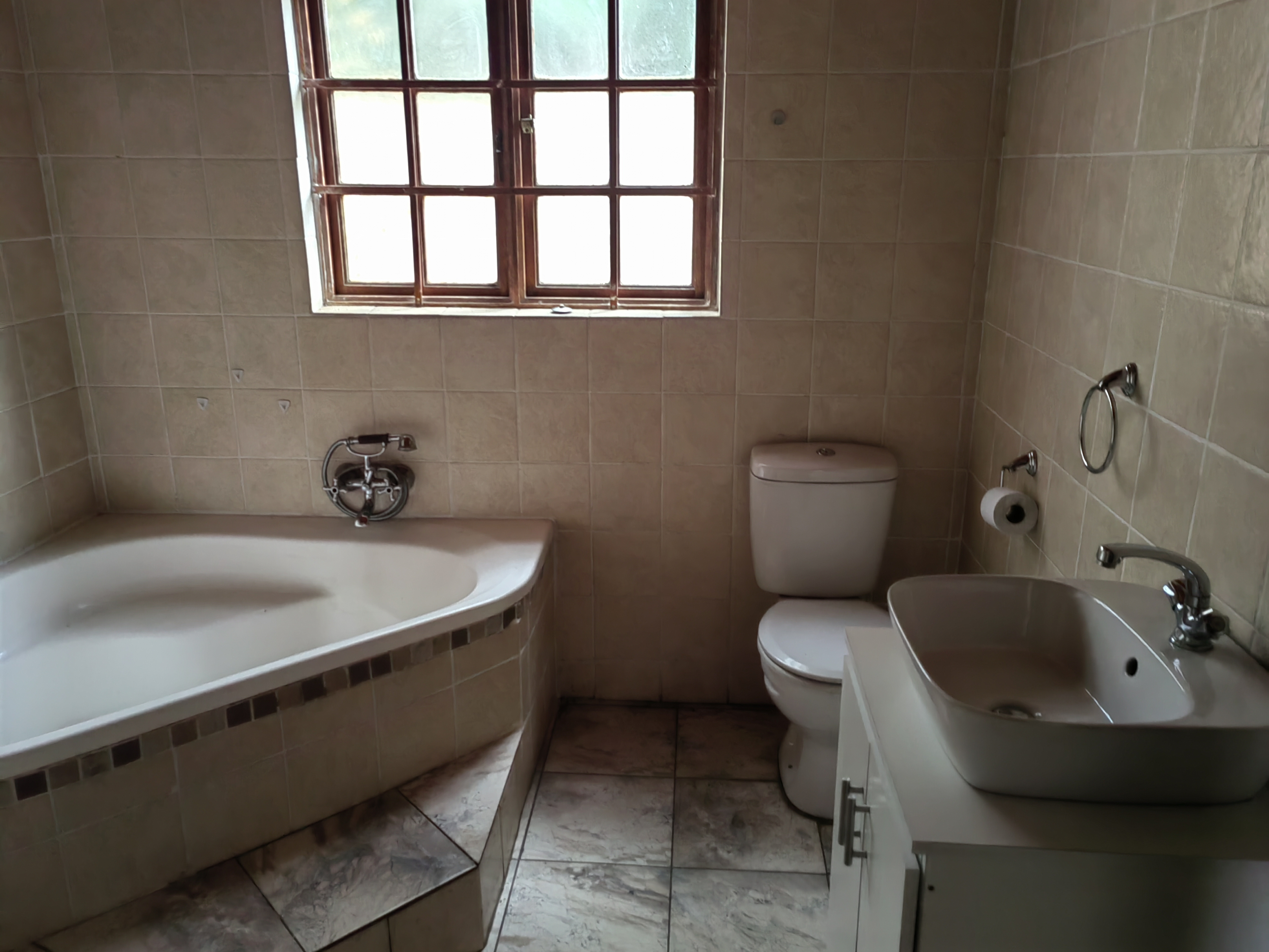 Property Ref No: 25051b.jpg