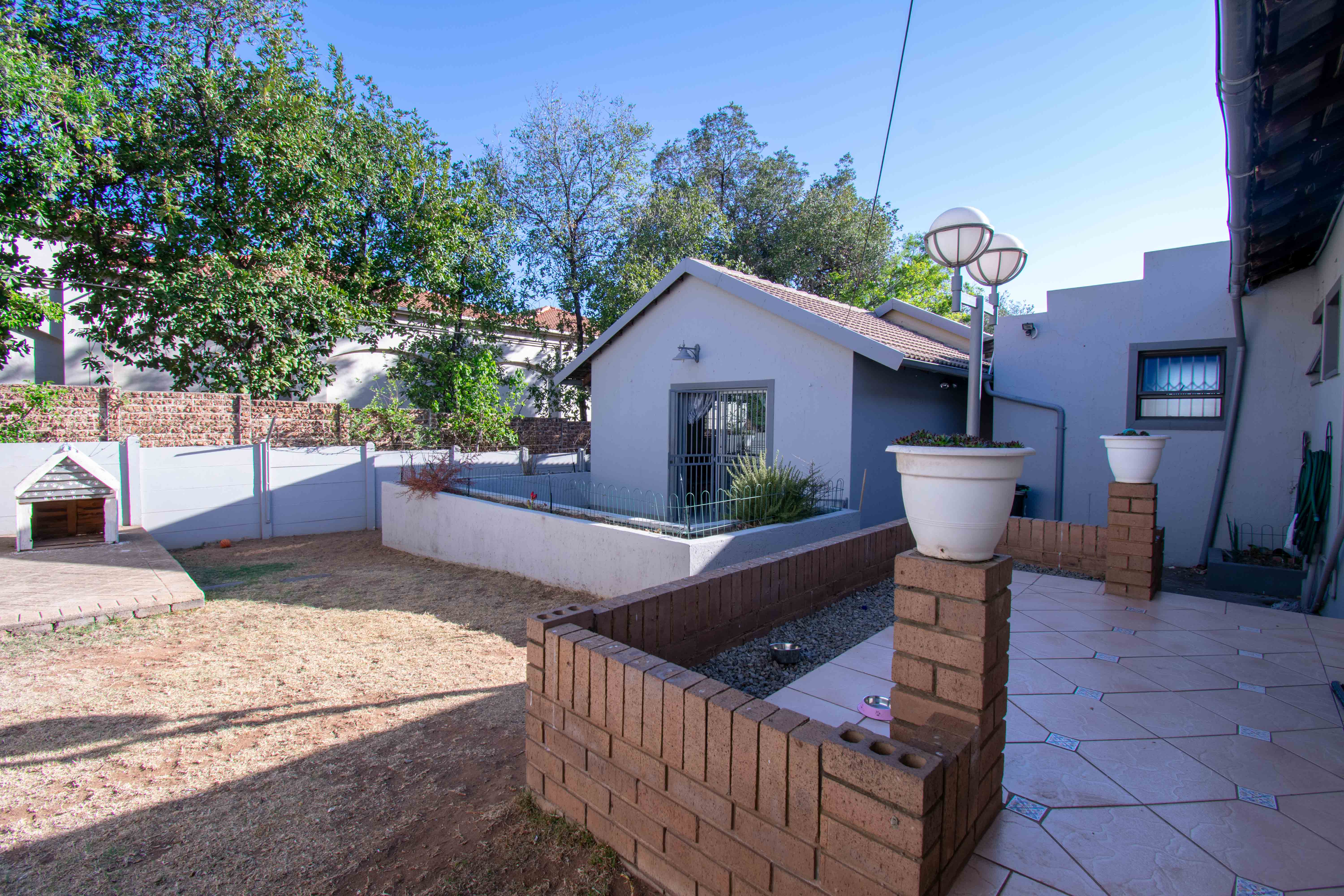 Property Ref No: 25052e.jpg