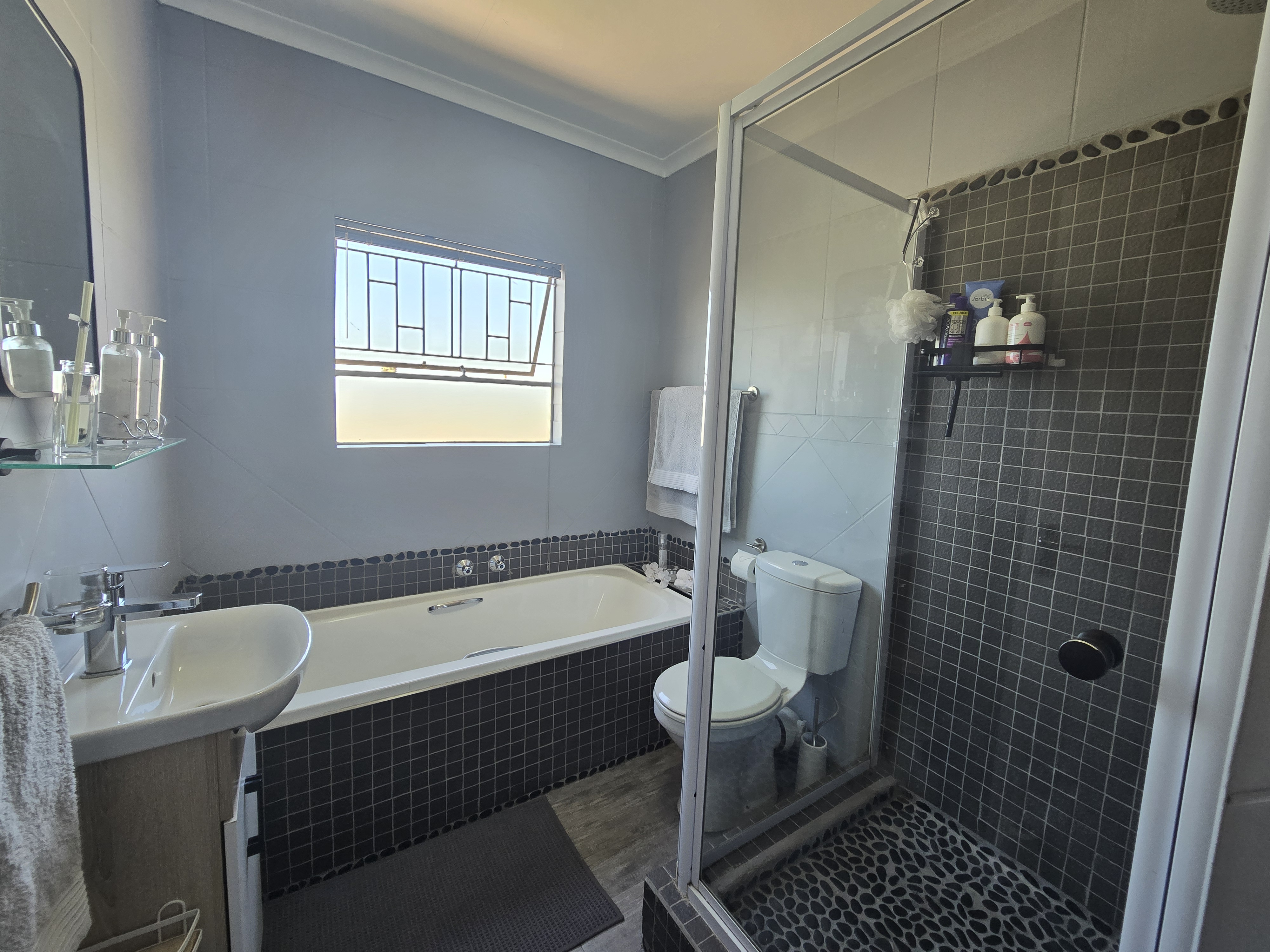 Property Ref No: 25140g.jpg