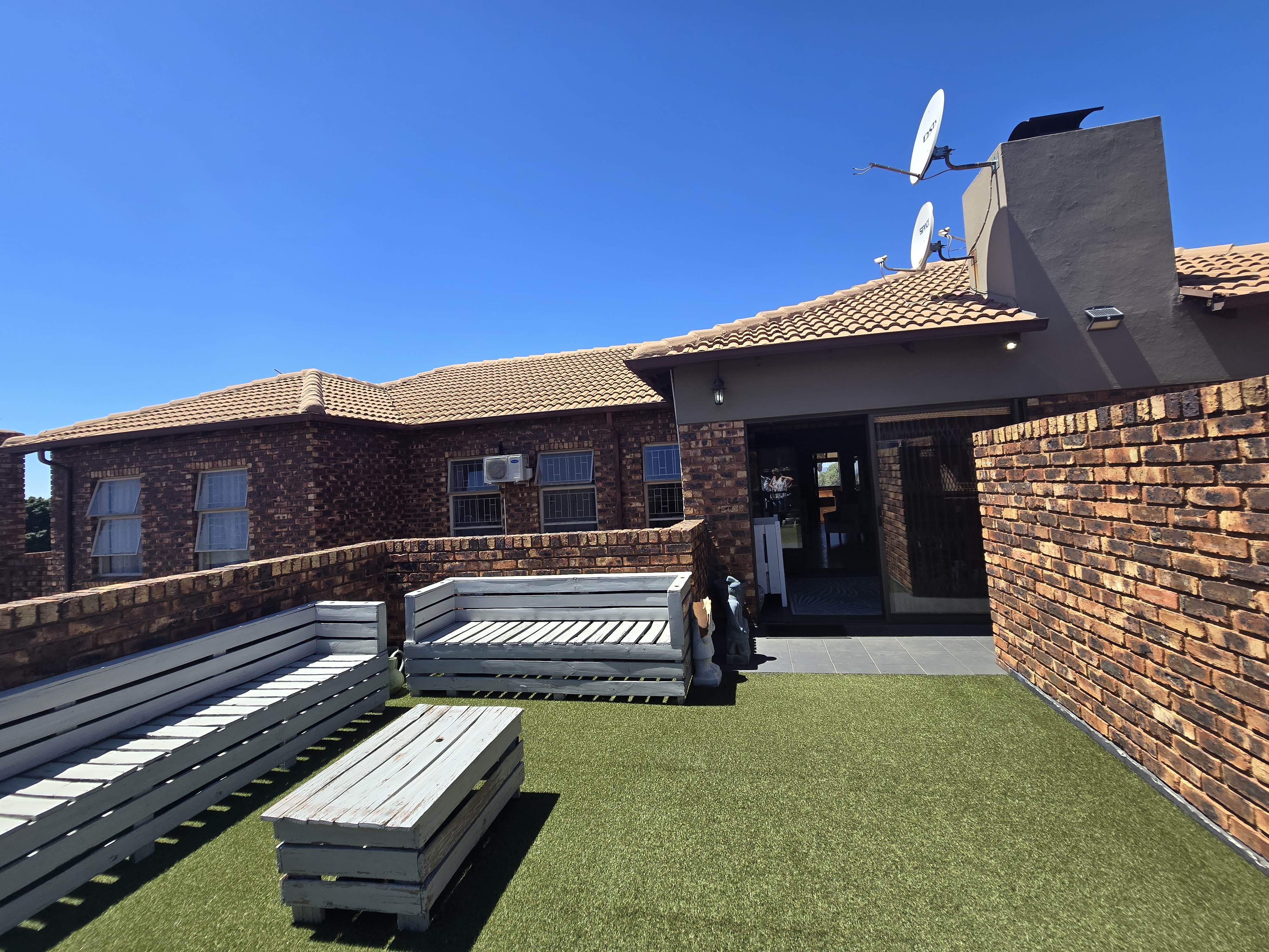Property Ref No: 25140i.jpg