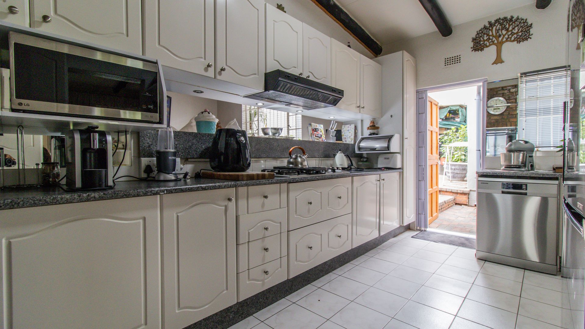 Property Ref No: 25143d.jpg