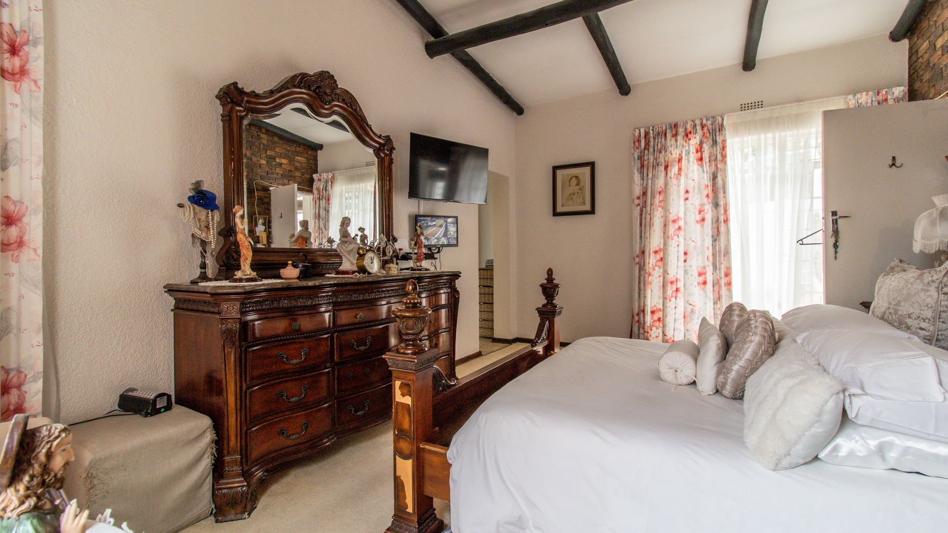 Property Ref No: 25143e.jpg