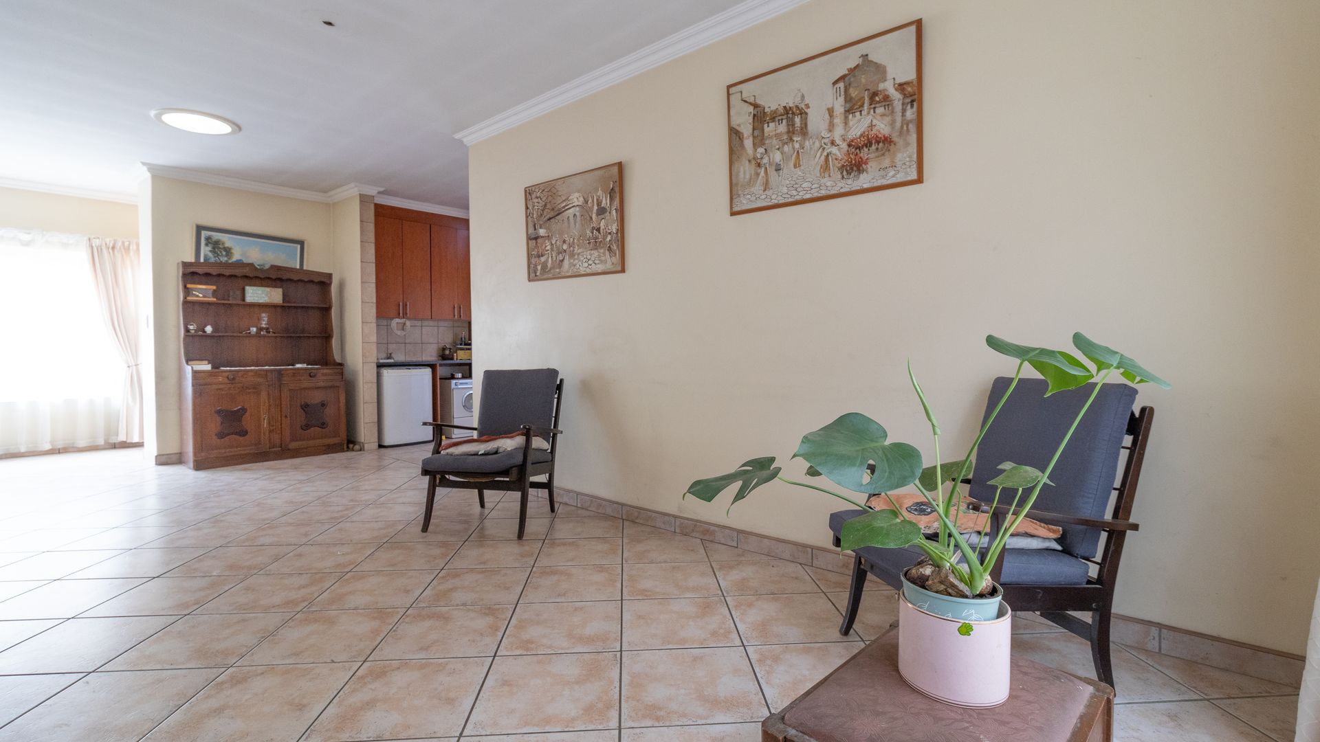 Property Ref No: 25206a.jpg