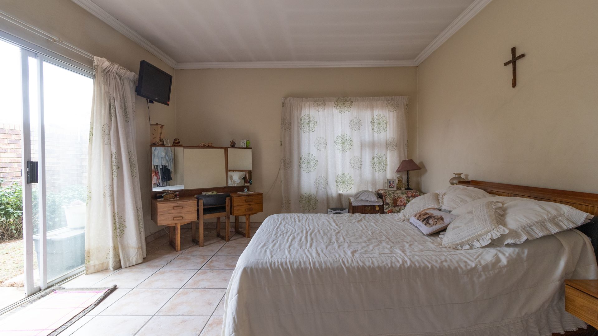Property Ref No: 25206f.jpg
