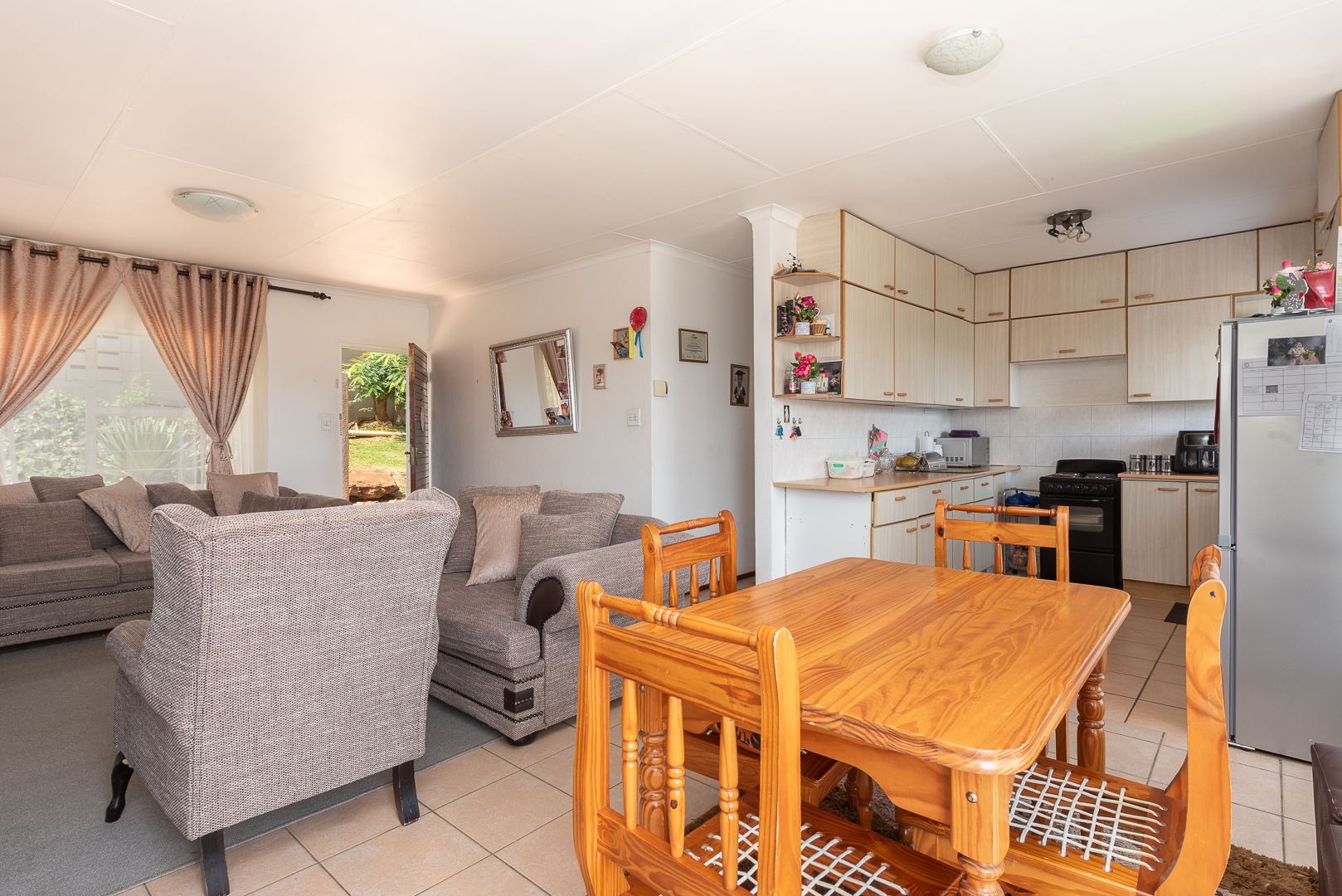 Property Ref No: 25286e.jpg