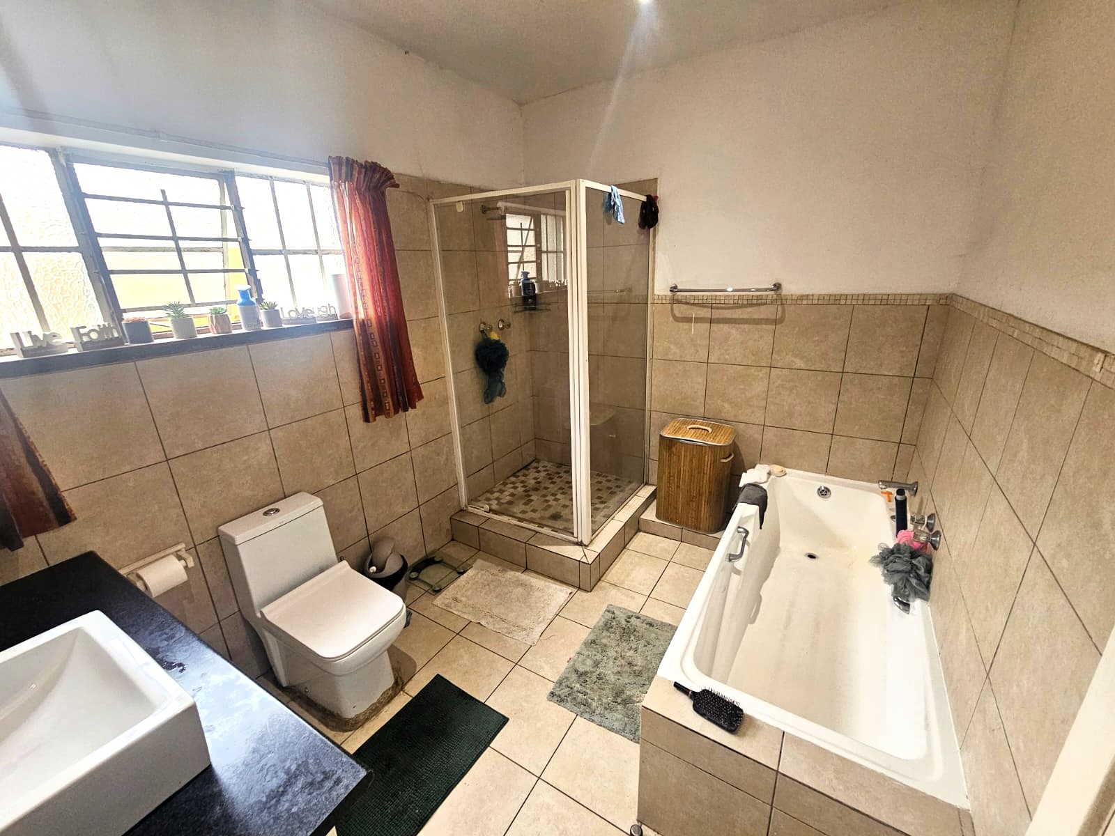 Property Ref No: 25303b.jpg