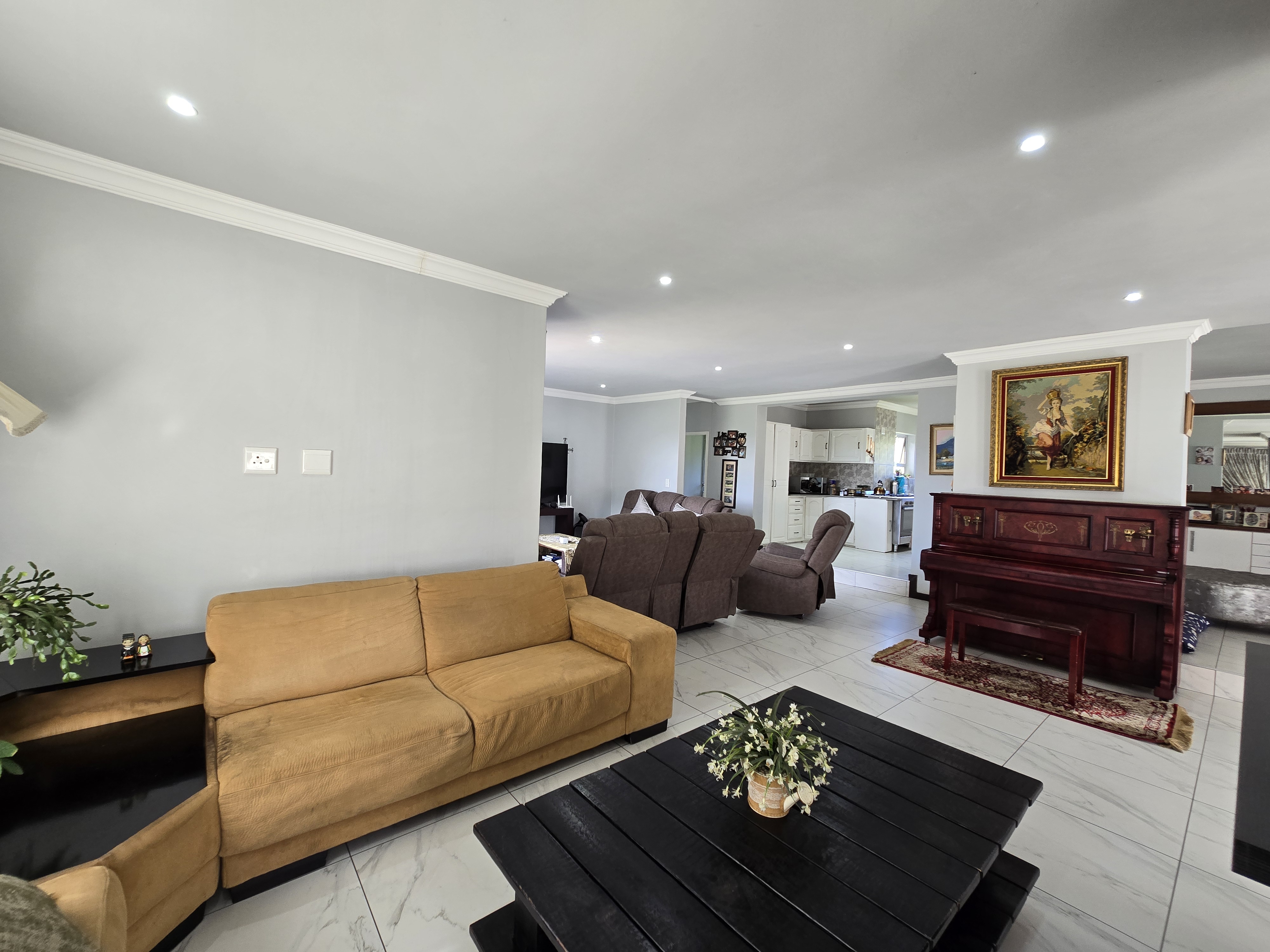 Property Ref No: 25317c.jpg