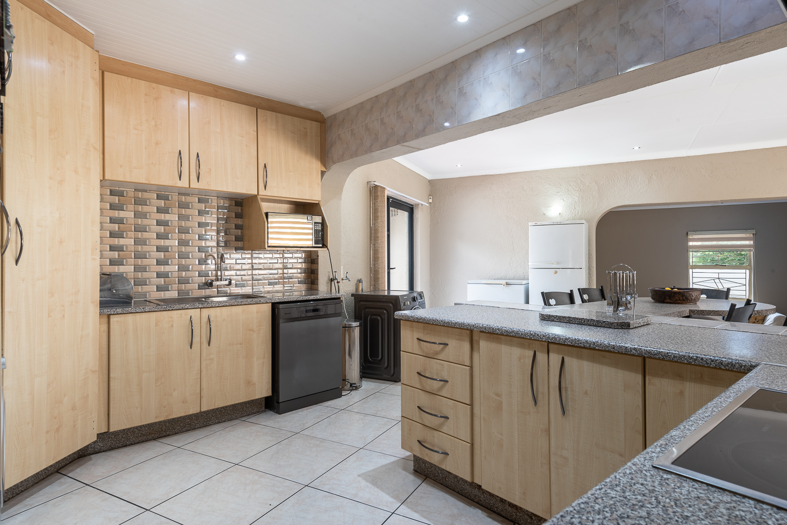 Property Ref No: 25465e.jpg