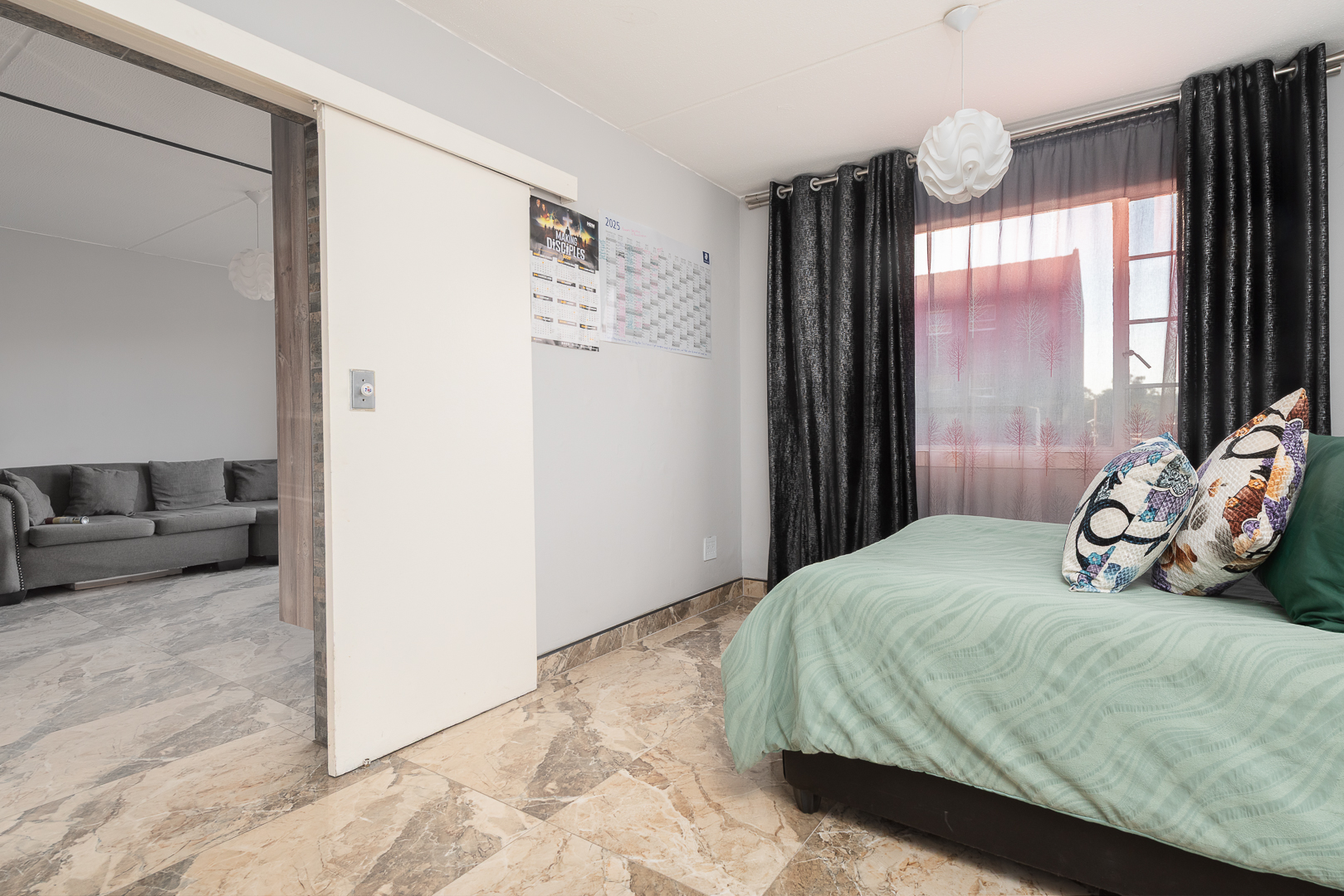 Property Ref No: 25533e.jpg