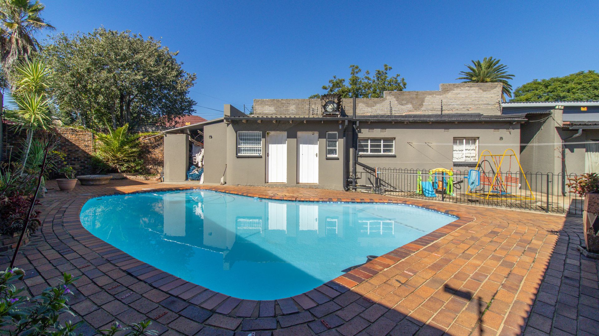 Property Ref No: 25542i.jpg
