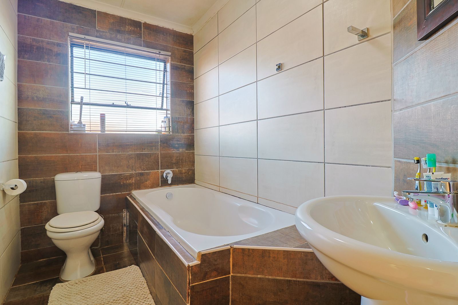 Property Ref No: 25548e.jpg