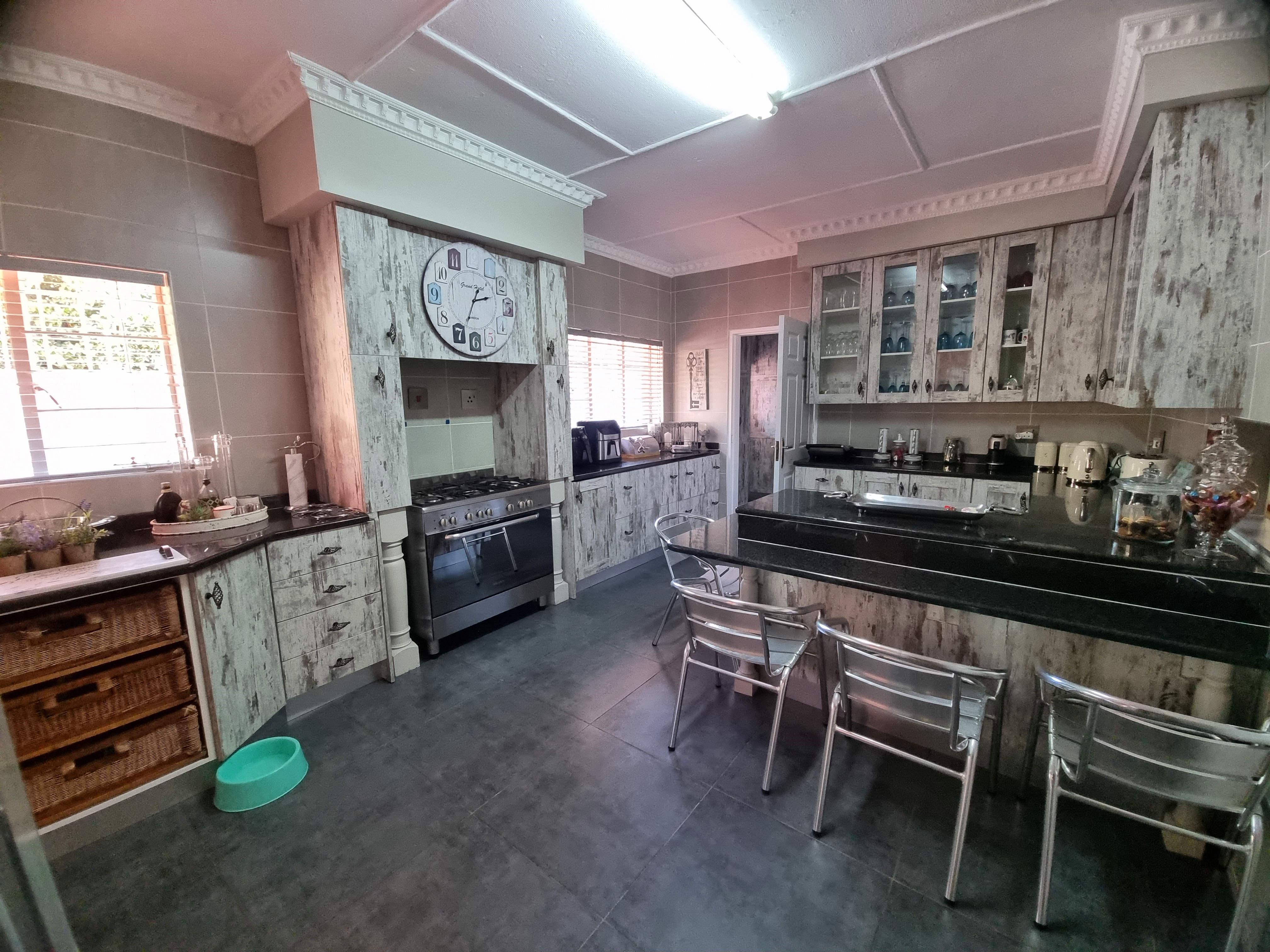 Property Ref No: 25549e.jpg